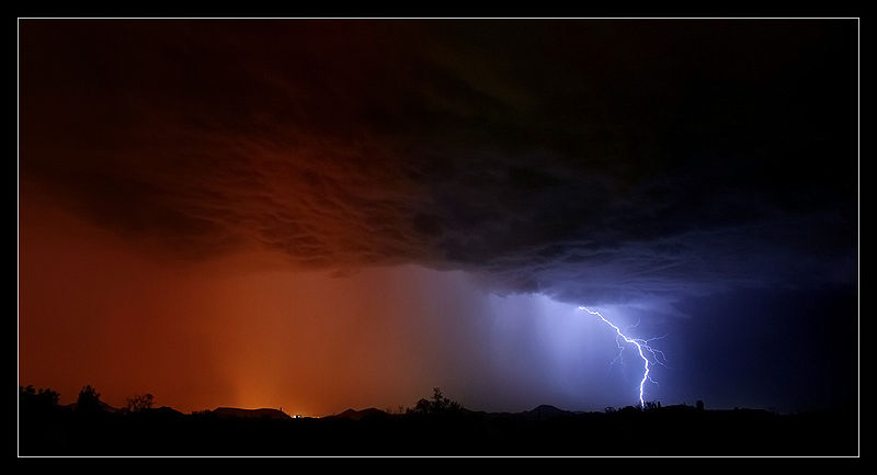 800px Epic Lightning Scene