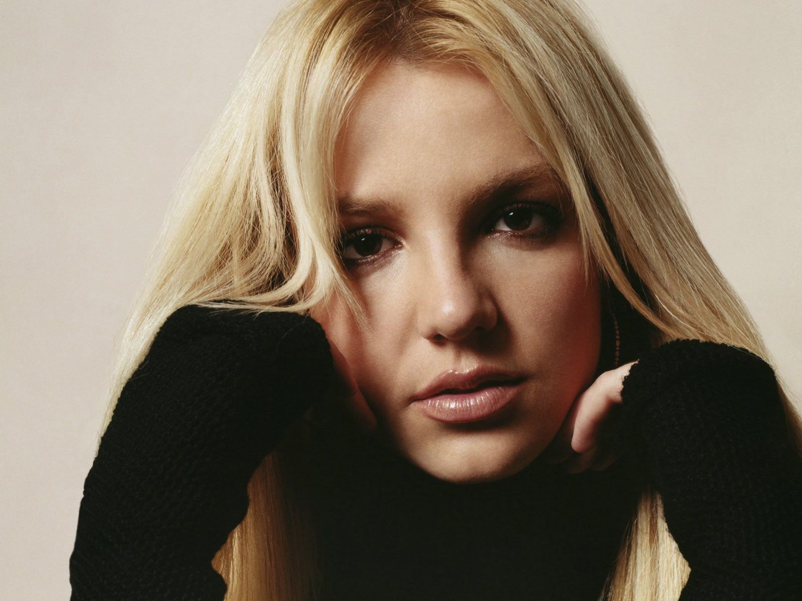 Britney1581600x1200