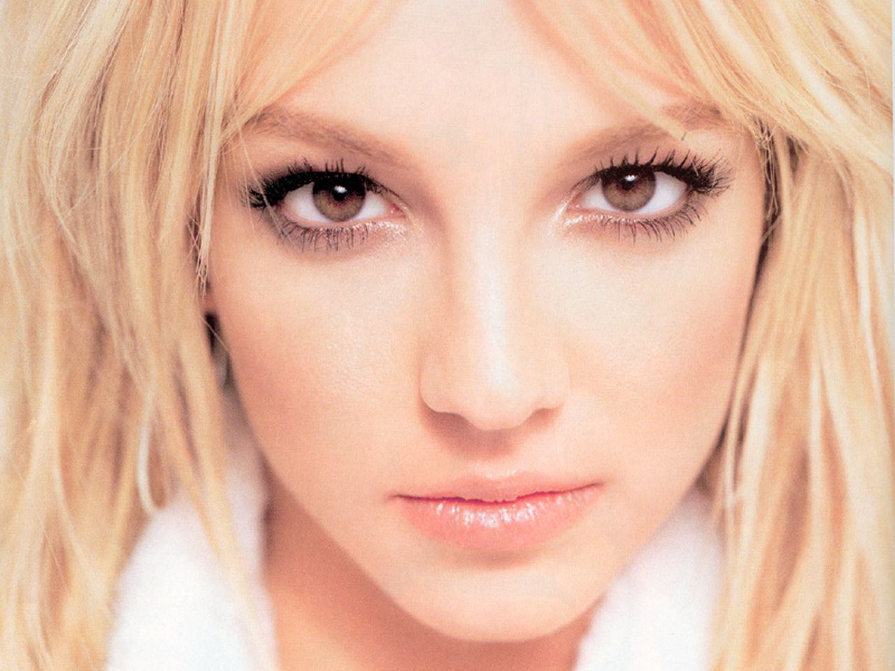Britney1841280x960