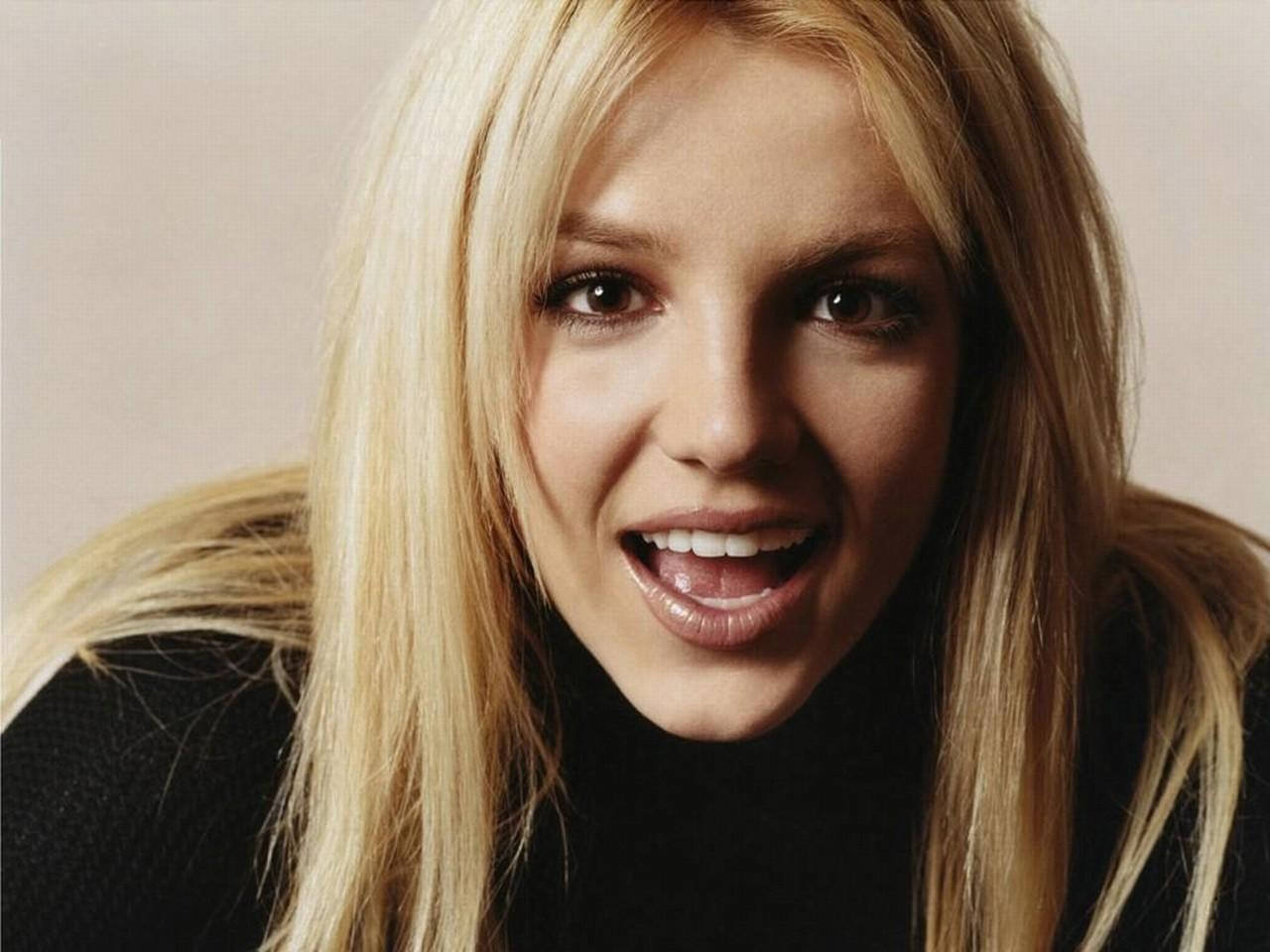 Britney2861280x960
