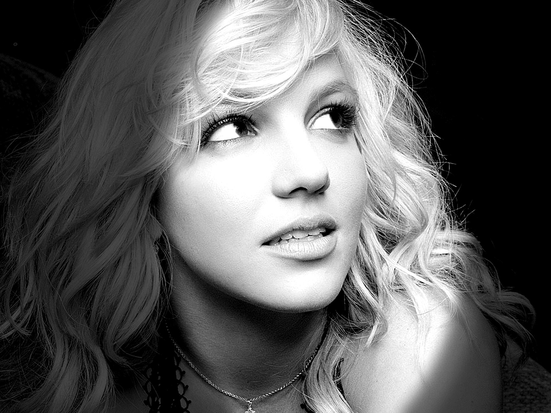 Britney3171920x1440
