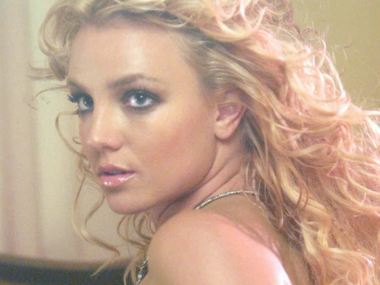 Britney3441280x960
