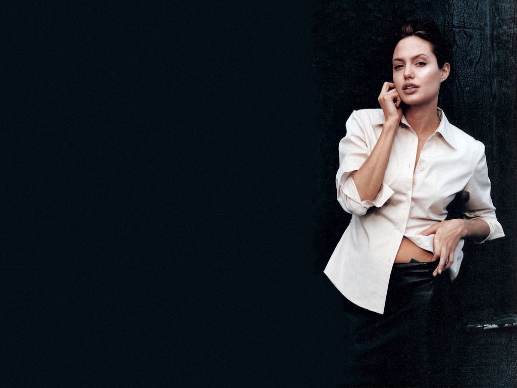 Jolie41024x768