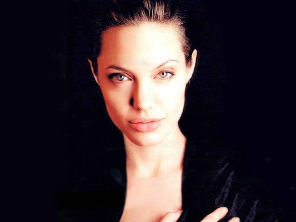 Jolie521024x768