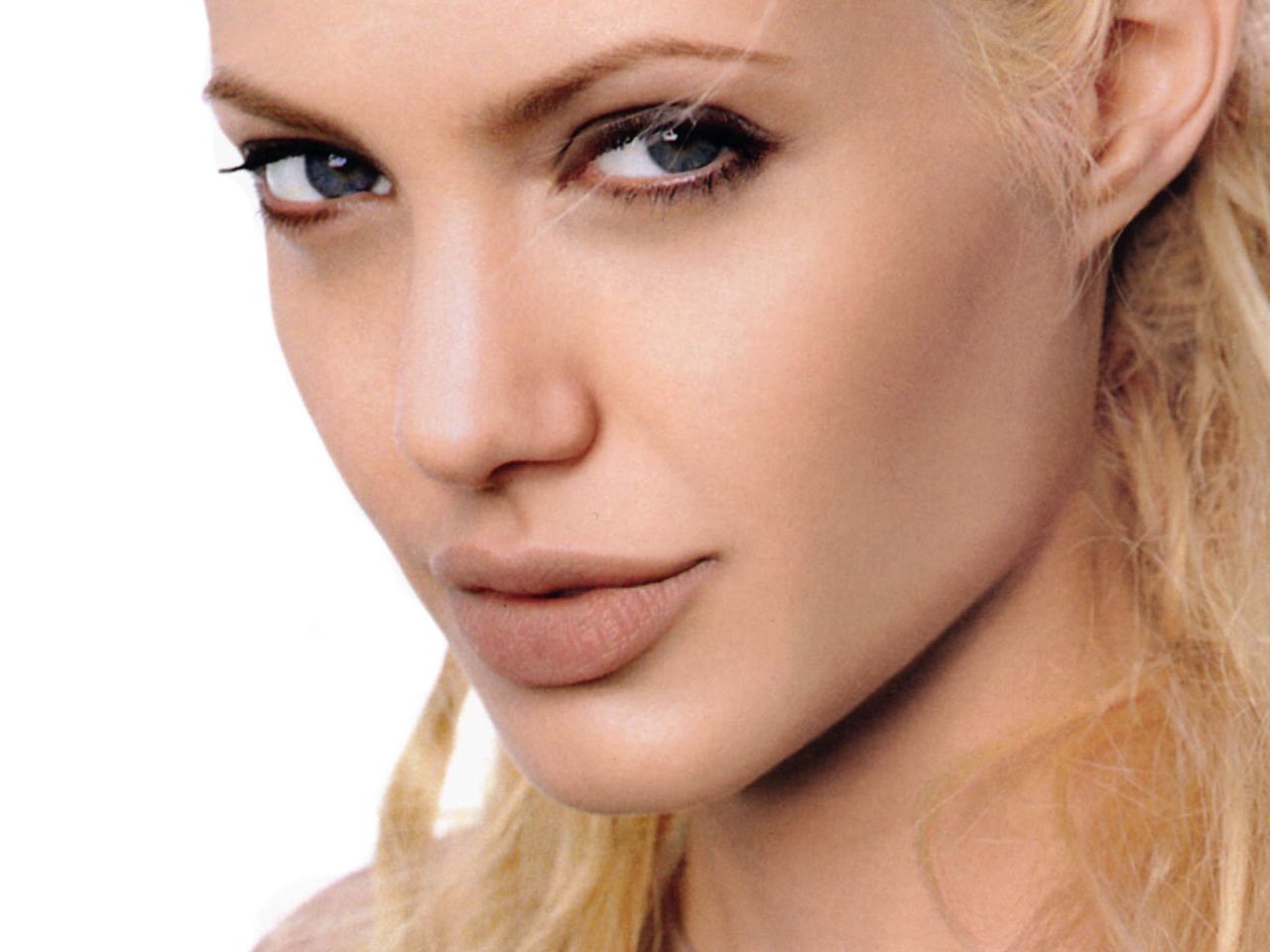 Jolie61280x960