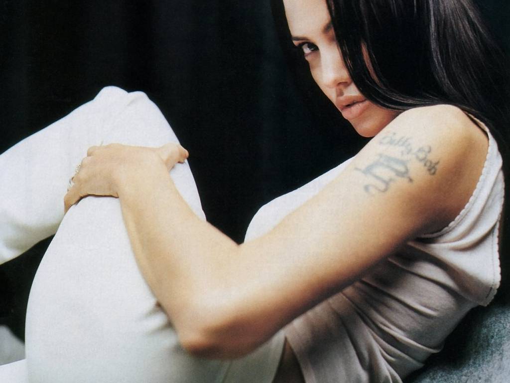 Jolie671024x768
