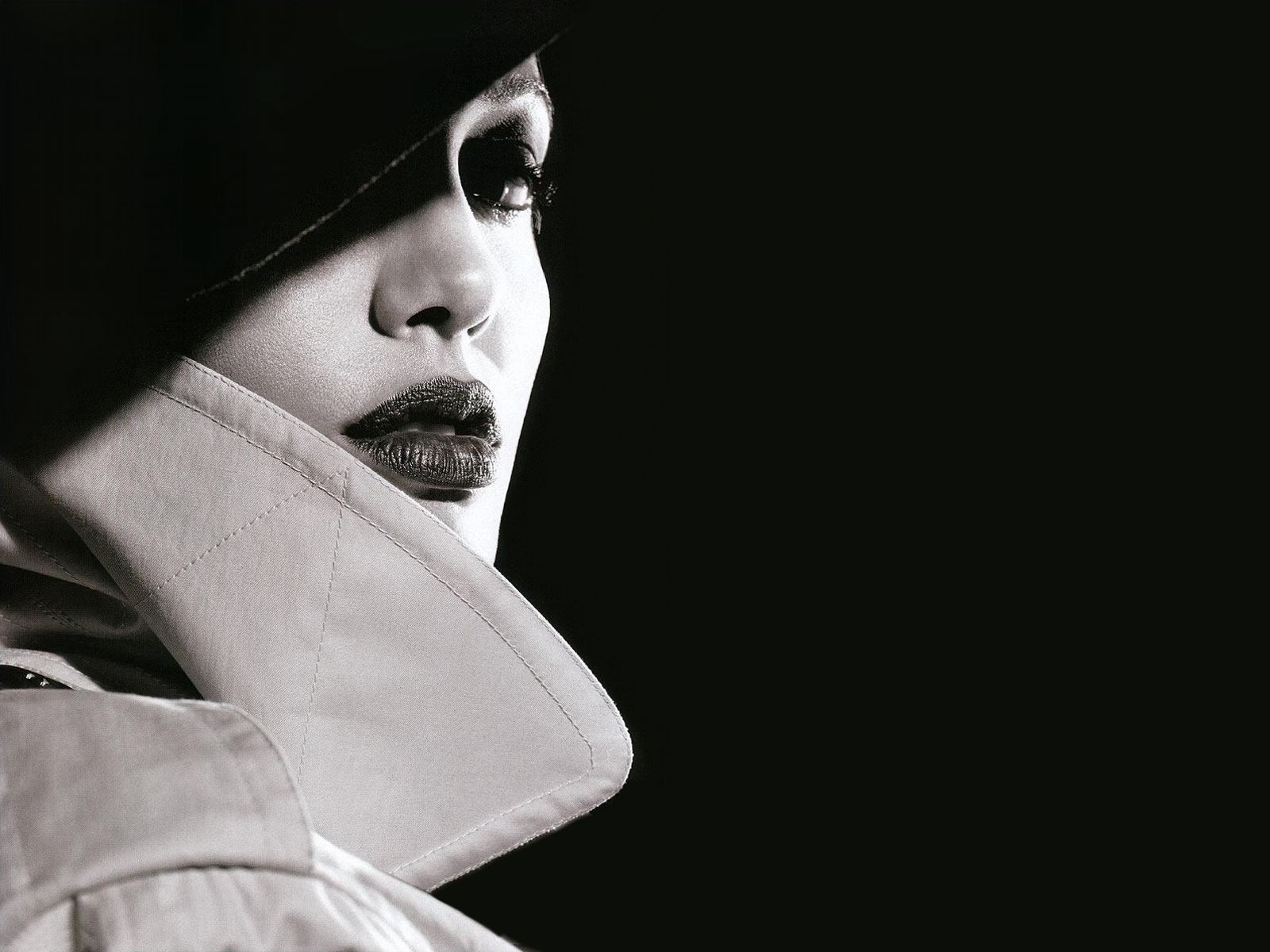 Jolie701600x1200