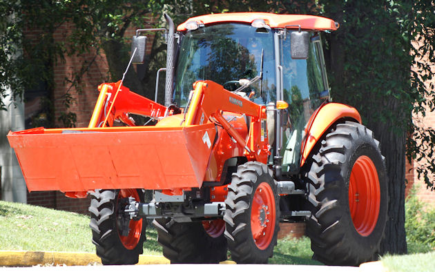 Brett-Kiesels-Tractor.jpg