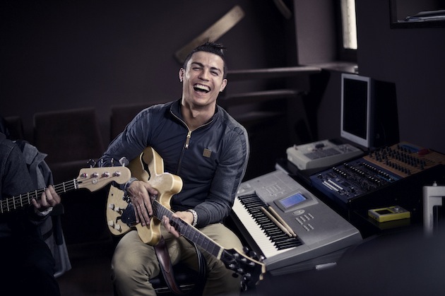 Nike_Cristiano_Ronaldo_Collection_03_original.jpg