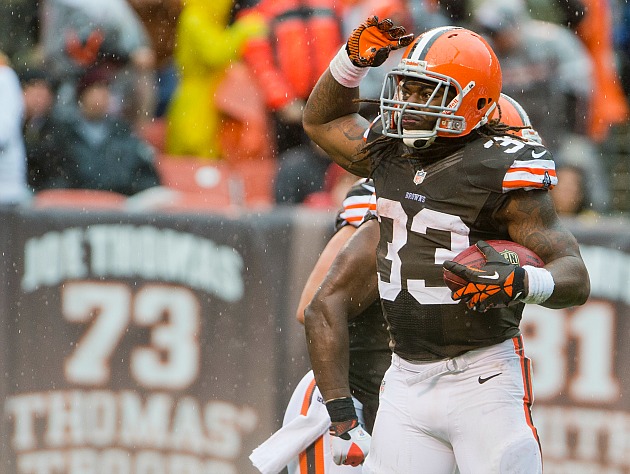 Salute-rightbackatcha-Trent-Richardson-Getty.jpg