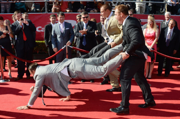 gronkowski-wheelbarrow-race.jpg