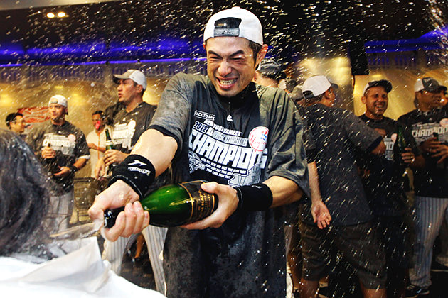ichriochampagneyankees100412.jpg