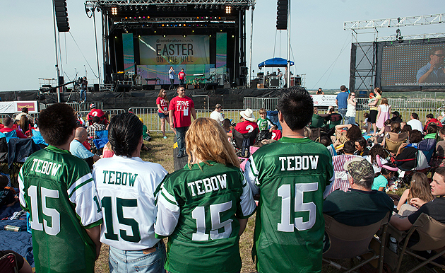 yahoo_tebow_sandoval.jpg