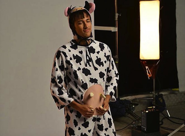 Neymar_deja_balon_disfraces.jpeg