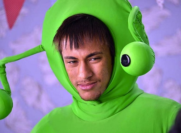 Neymar_deja_balon_disfraces-3.jpeg