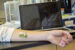 Flexible-wearable-electronic-skin-patch-offers-new-way-to-monitor-alcohol-levels.jpg