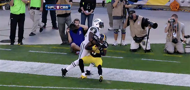 Mike-Wallace-somehow-keeps-the-foot-in-bounds.jpg